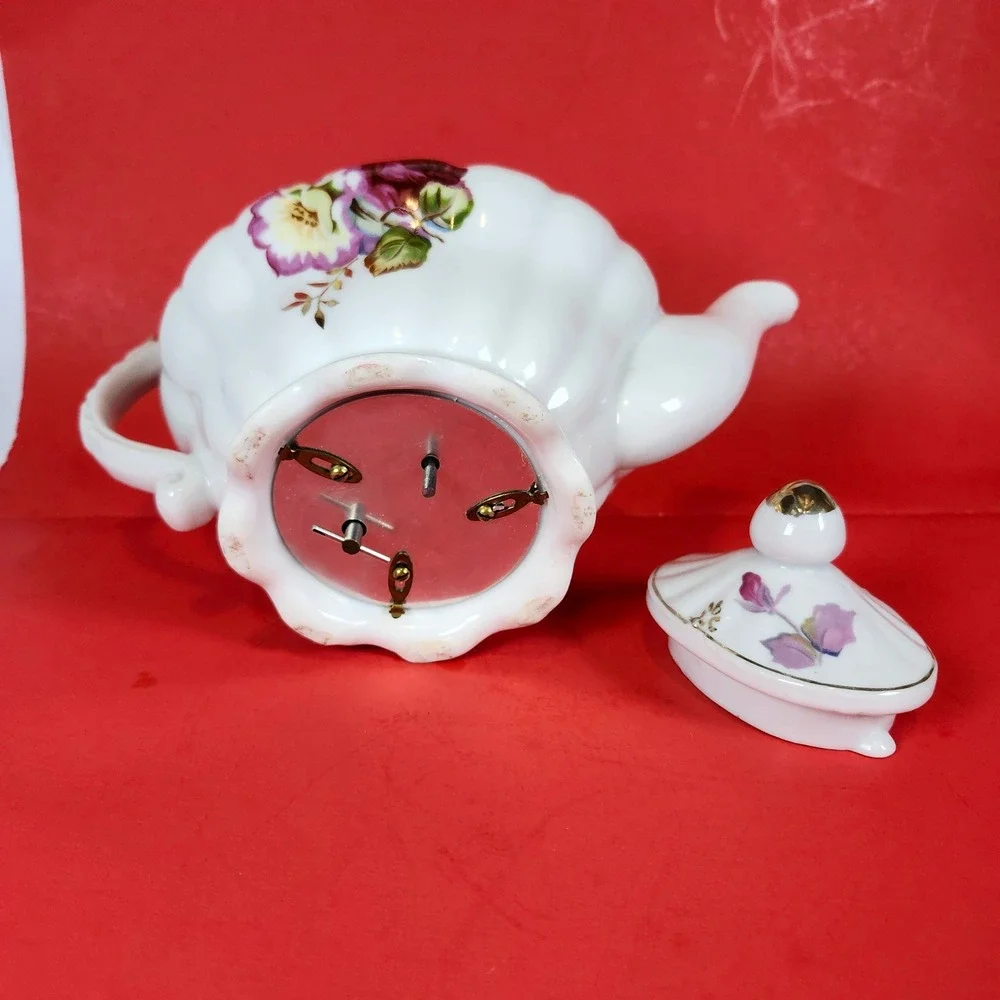 Vintage Musical Teapot White Floral Gold Trim Wind Up Novelty‎ Collectible